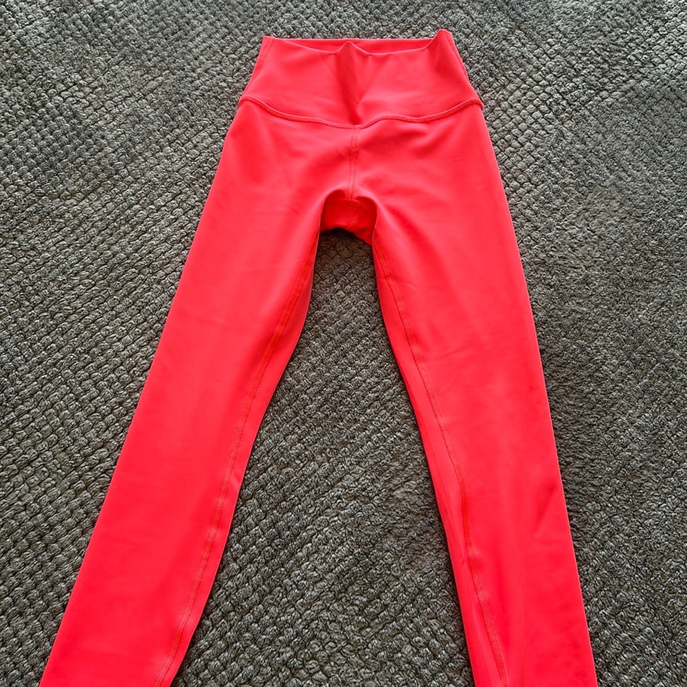alo yoga pants